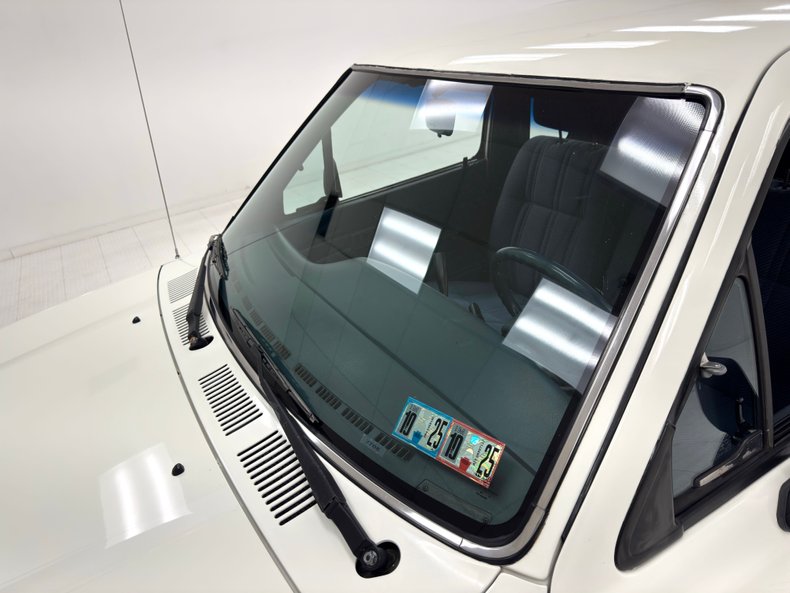 Toyota-Other-1993-White-Blue-11
