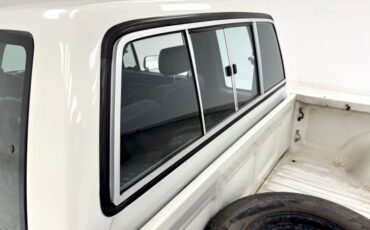 Toyota-Other-1993-White-Blue-14