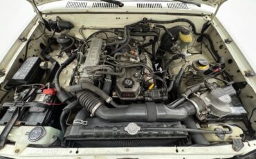 Toyota-Other-1993-White-Blue-24