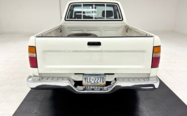 Toyota-Other-1993-White-Blue-3