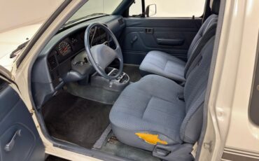 Toyota-Other-1993-White-Blue-33