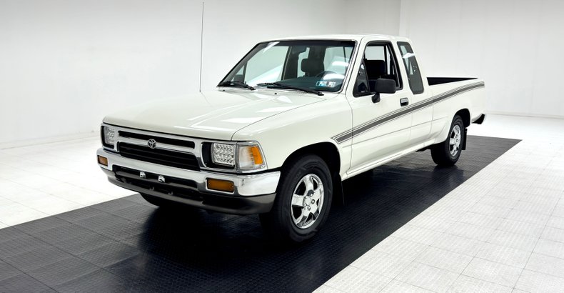 Toyota-Other-1993-White-Blue-36