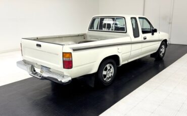 Toyota-Other-1993-White-Blue-4