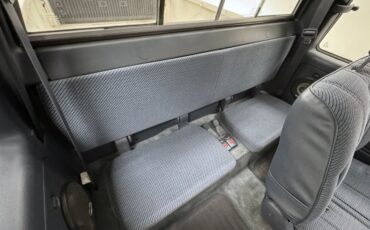 Toyota-Other-1993-White-Blue-40