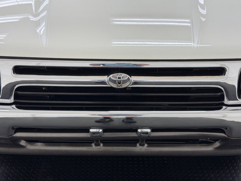 Toyota-Other-1993-White-Blue-8