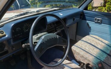 Toyota-Pickup-1982-11