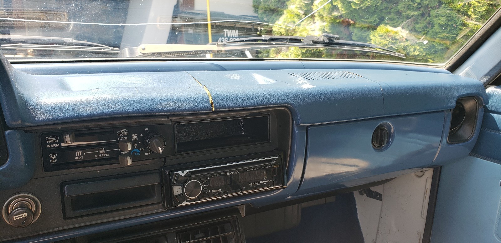 Toyota-Pickup-1982-12