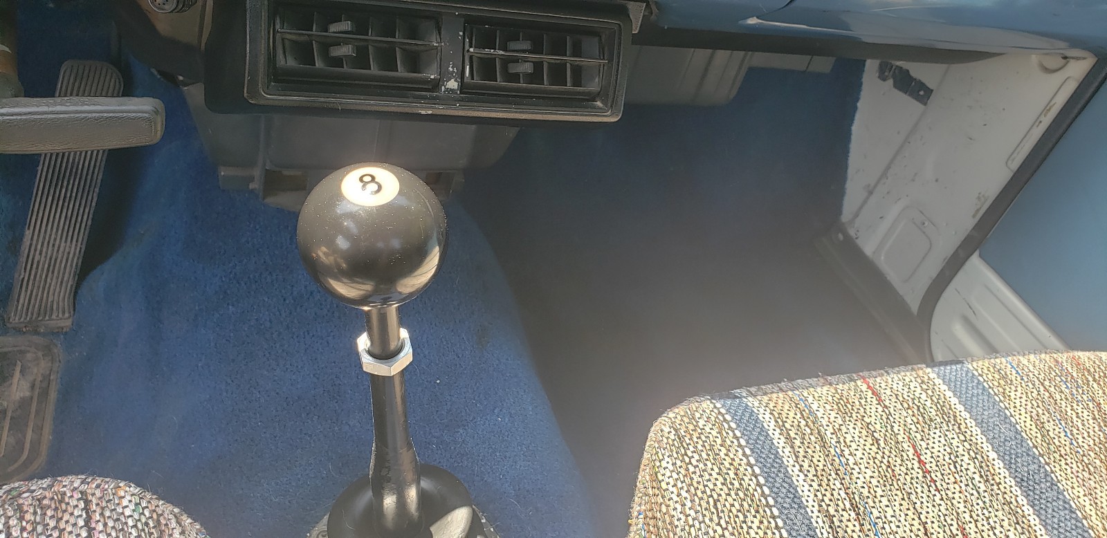 Toyota-Pickup-1982-17