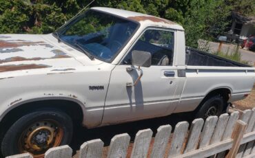Toyota-Pickup-1982