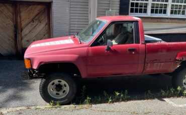 Toyota-Pickup-1984-1