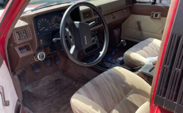 Toyota-Pickup-1984-10