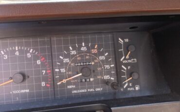 Toyota-Pickup-1984-11