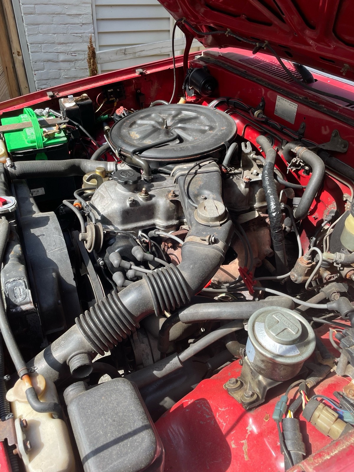Toyota-Pickup-1984-17