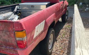 Toyota-Pickup-1984-4