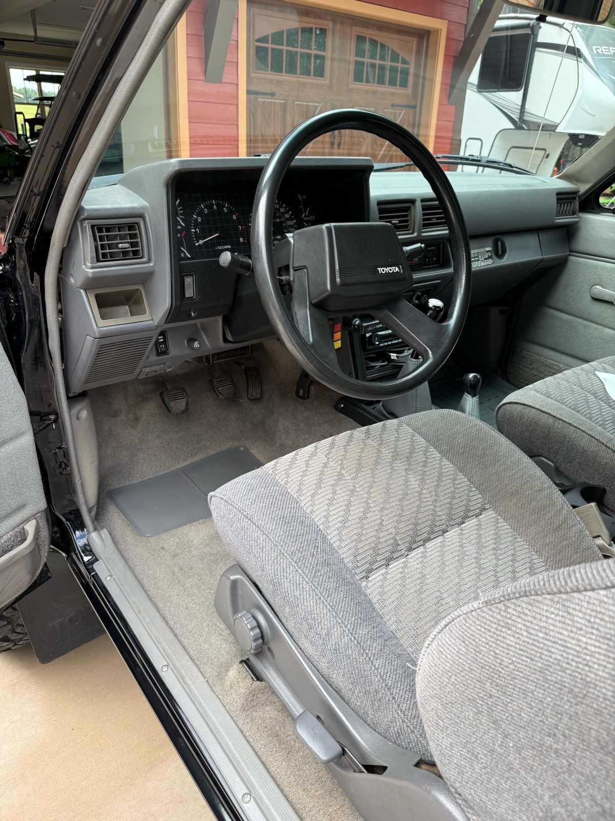 Toyota-Pickup-1986-18