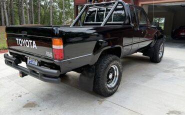 Toyota-Pickup-1986-2