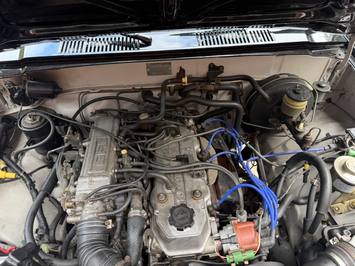 Toyota-Pickup-1986-22