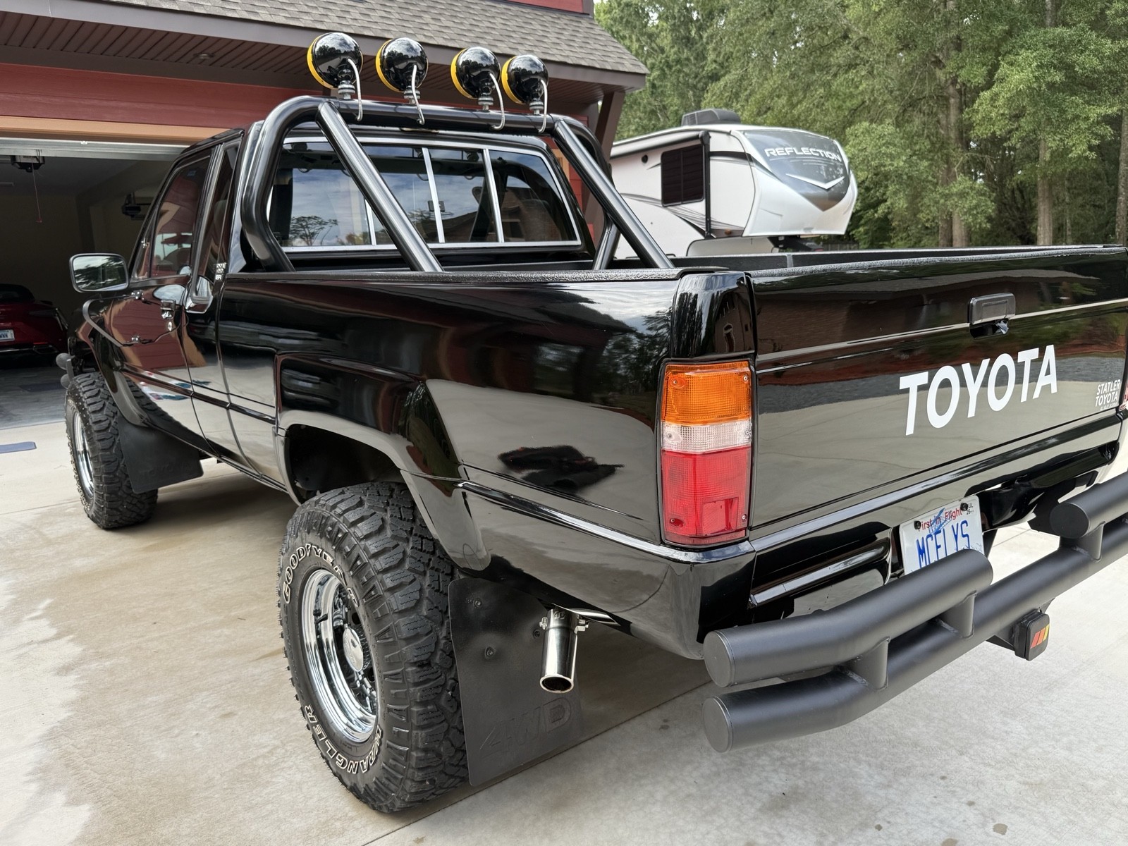 Toyota-Pickup-1986-3