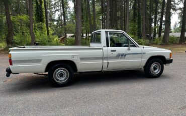Toyota-Pickup-1986-Standard-Cab-Pickup-10