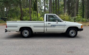 Toyota-Pickup-1986-Standard-Cab-Pickup-11