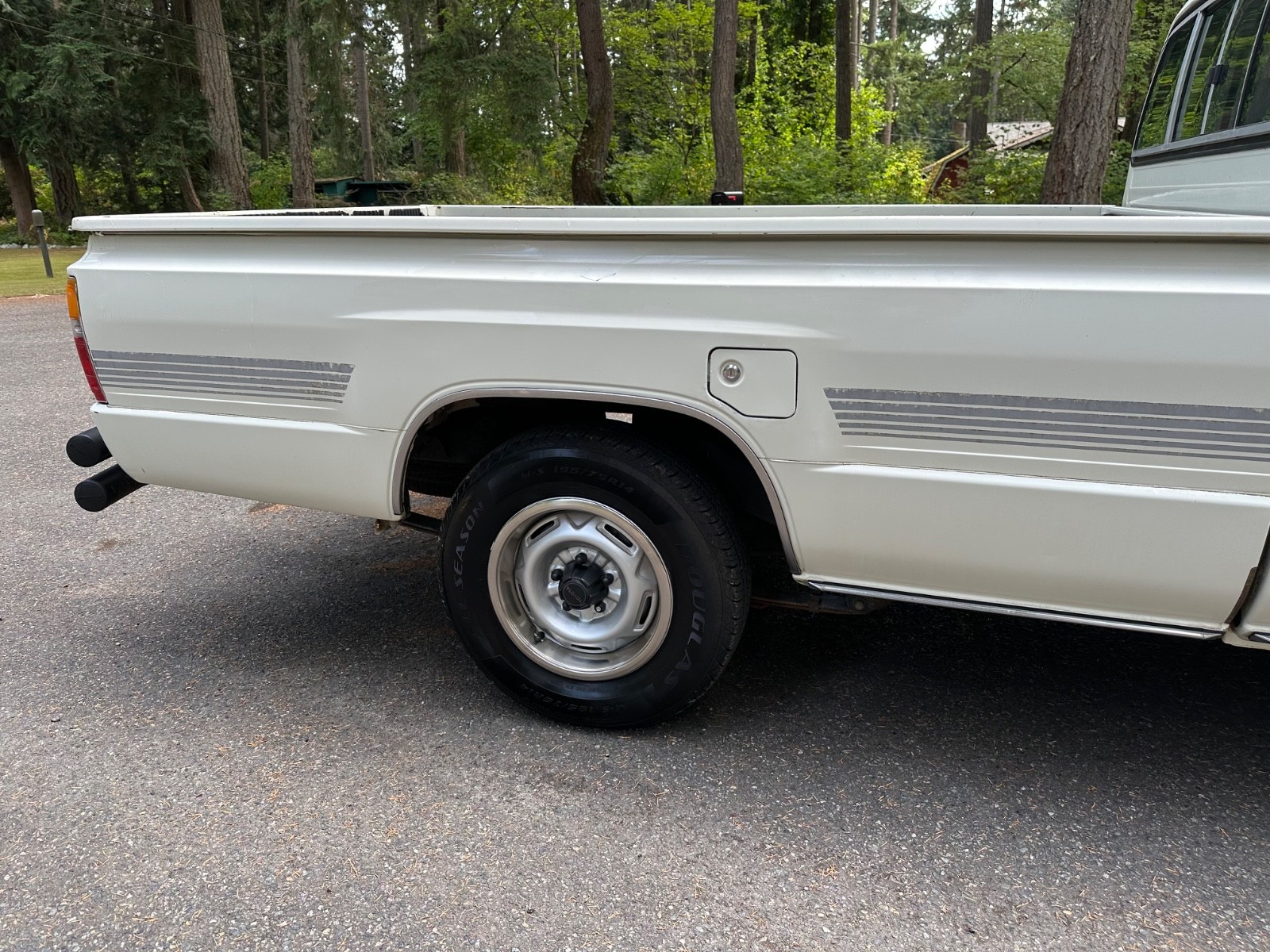 Toyota-Pickup-1986-Standard-Cab-Pickup-14