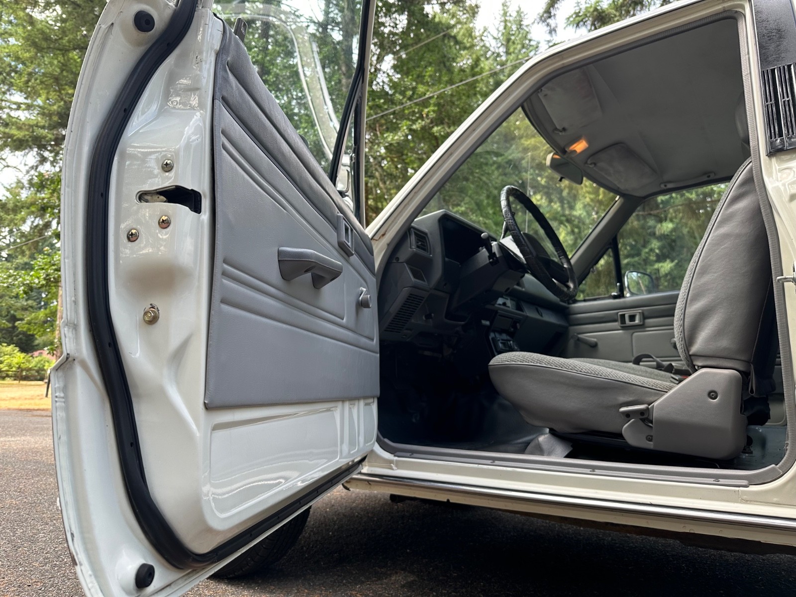 Toyota-Pickup-1986-Standard-Cab-Pickup-18