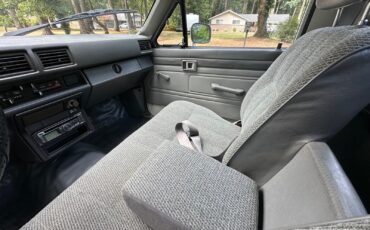 Toyota-Pickup-1986-Standard-Cab-Pickup-23