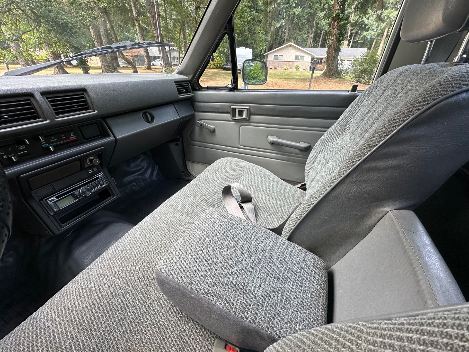 Toyota-Pickup-1986-Standard-Cab-Pickup-23