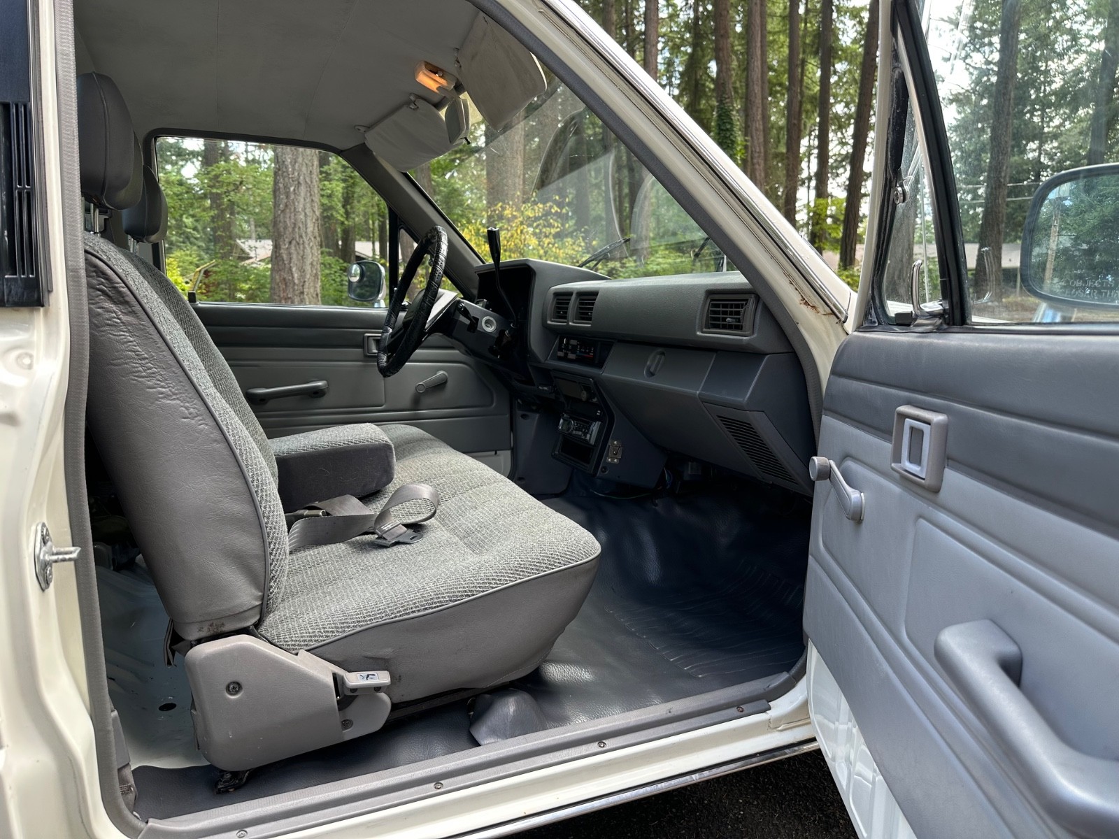 Toyota-Pickup-1986-Standard-Cab-Pickup-35