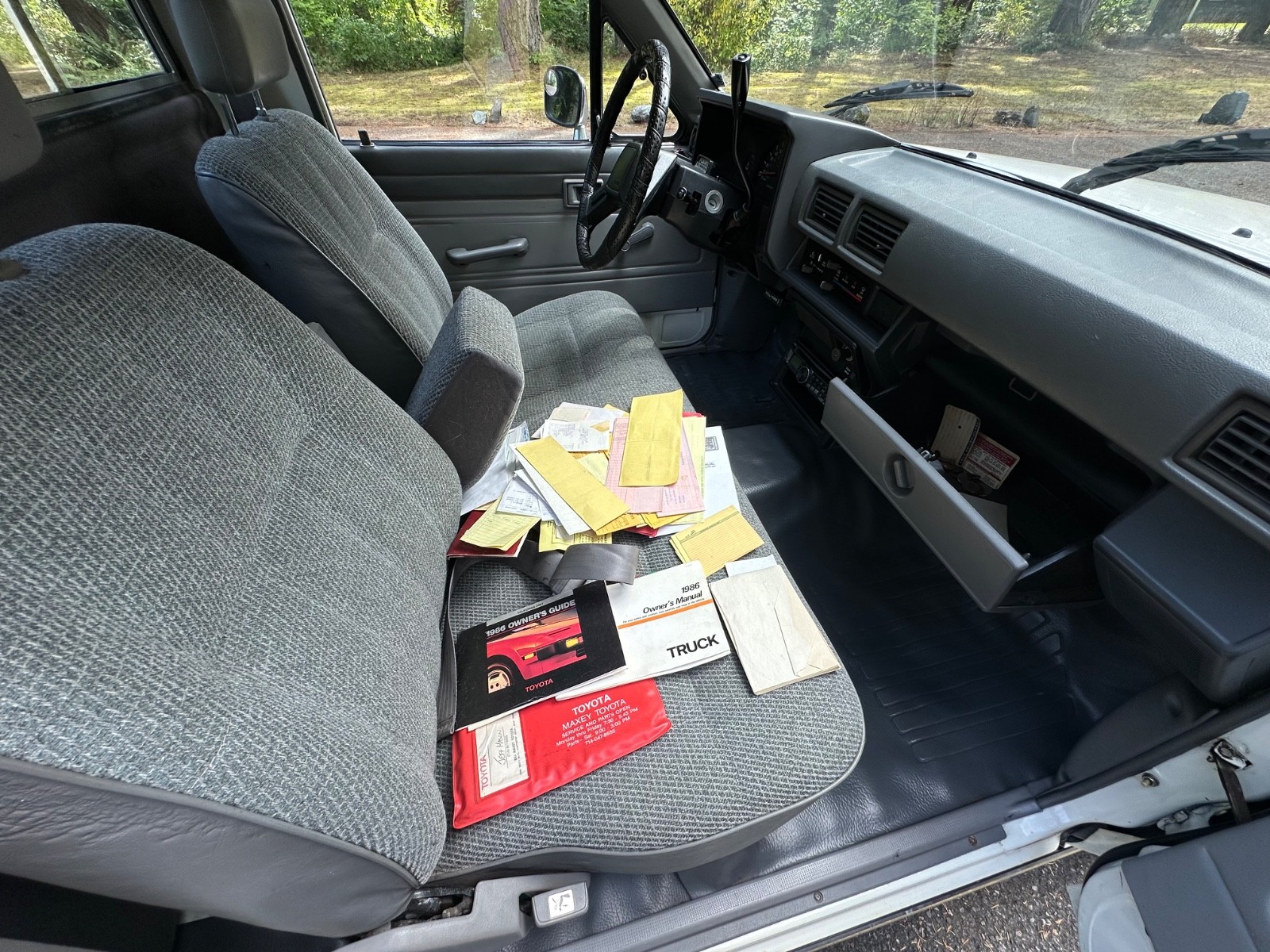 Toyota-Pickup-1986-Standard-Cab-Pickup-36