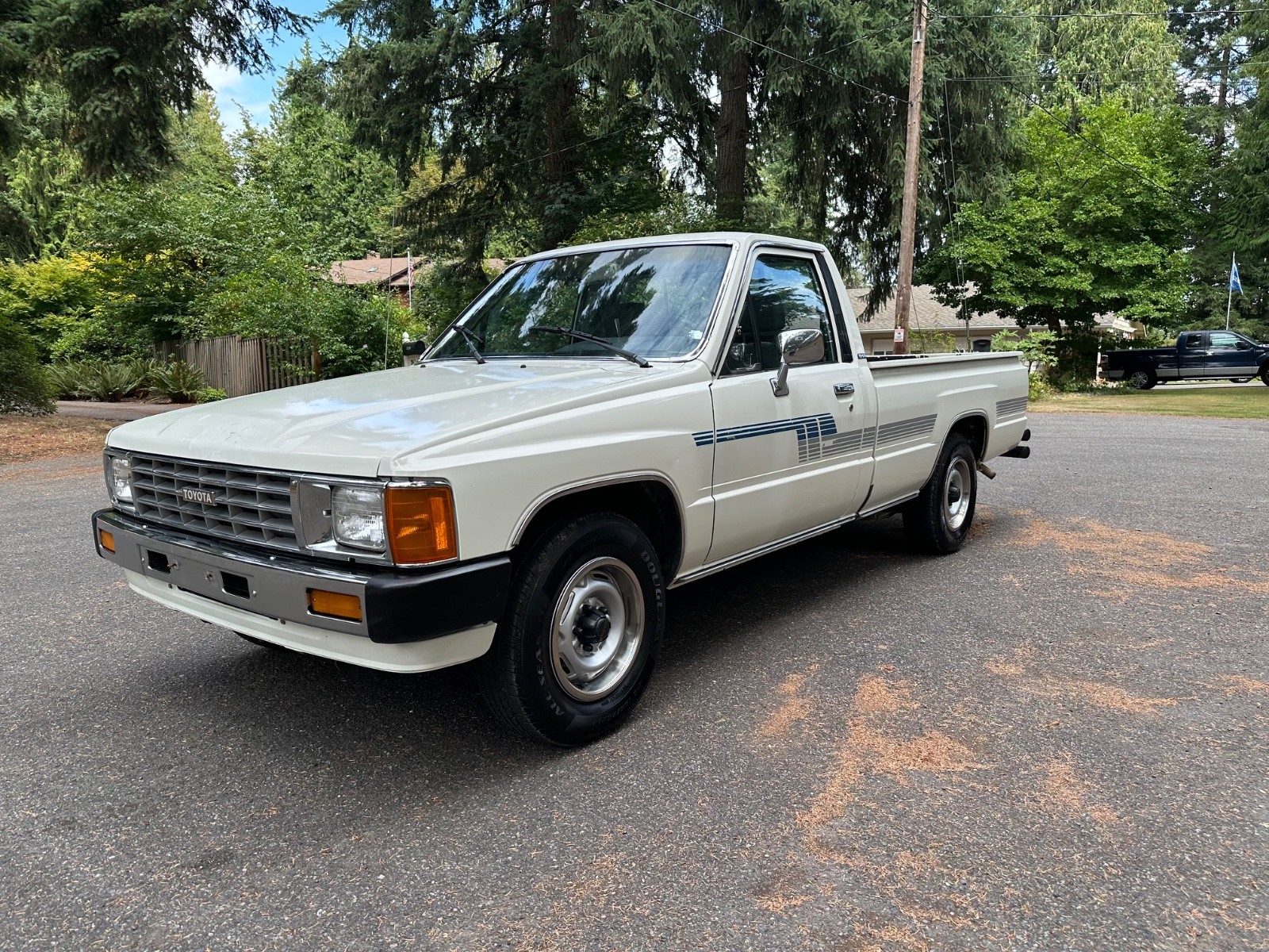 Toyota Pickup 1986 Standard Cab Pickup