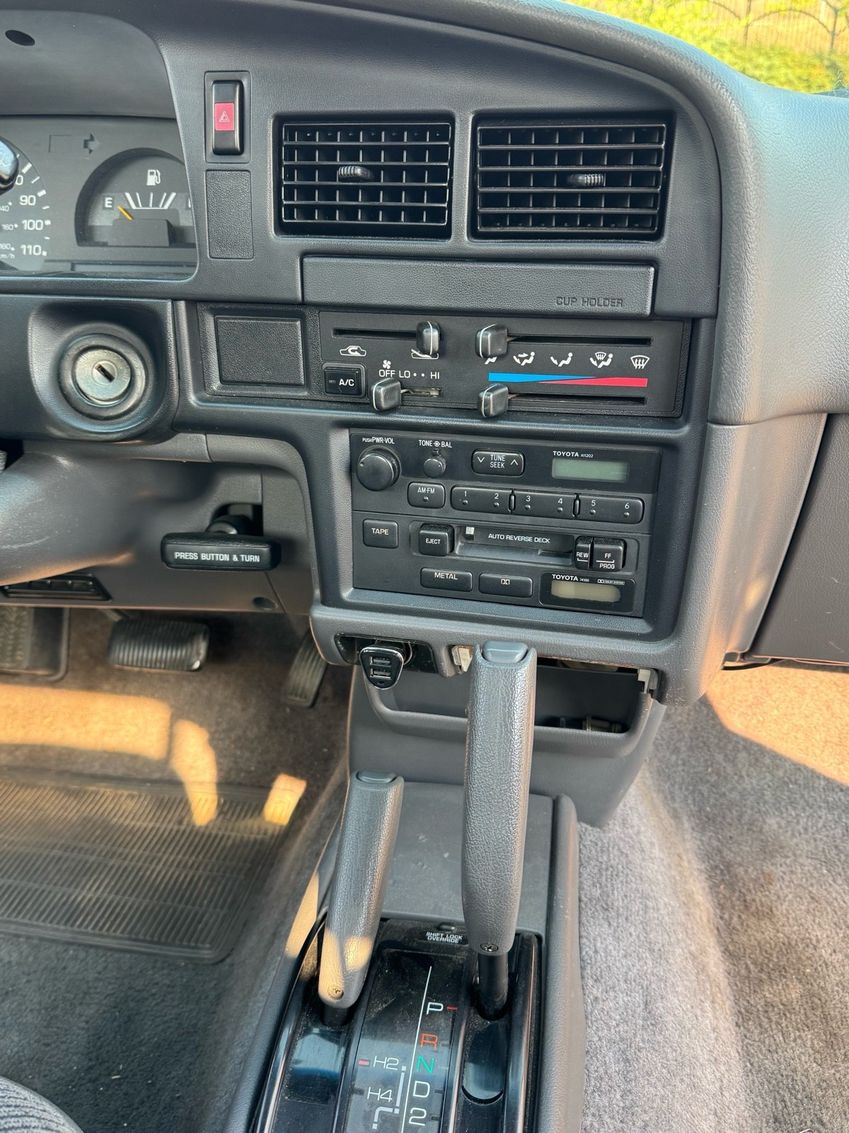 Toyota-Pickup-1993-11