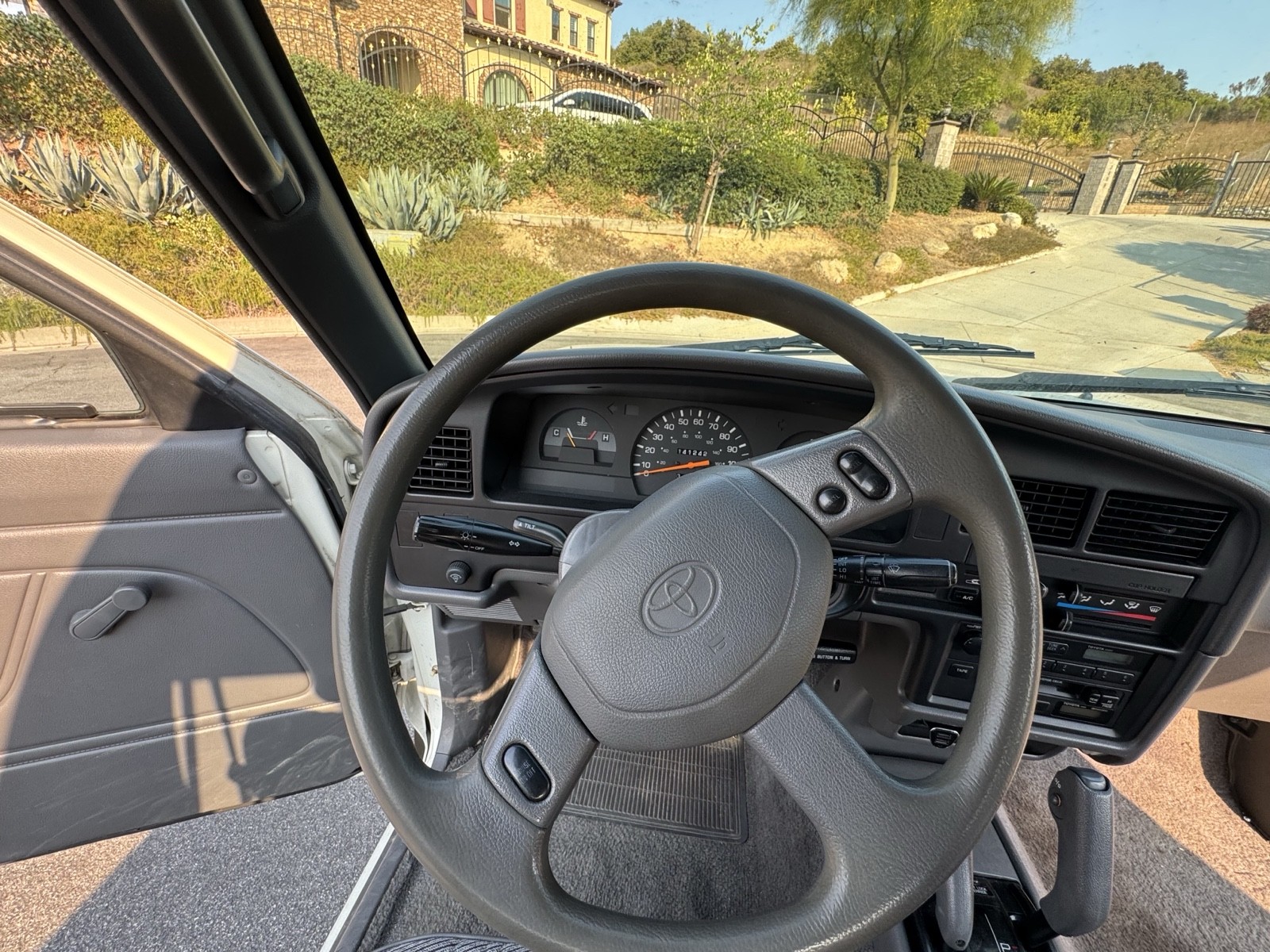 Toyota-Pickup-1993-12