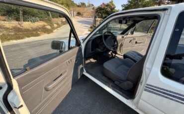 Toyota-Pickup-1993-13