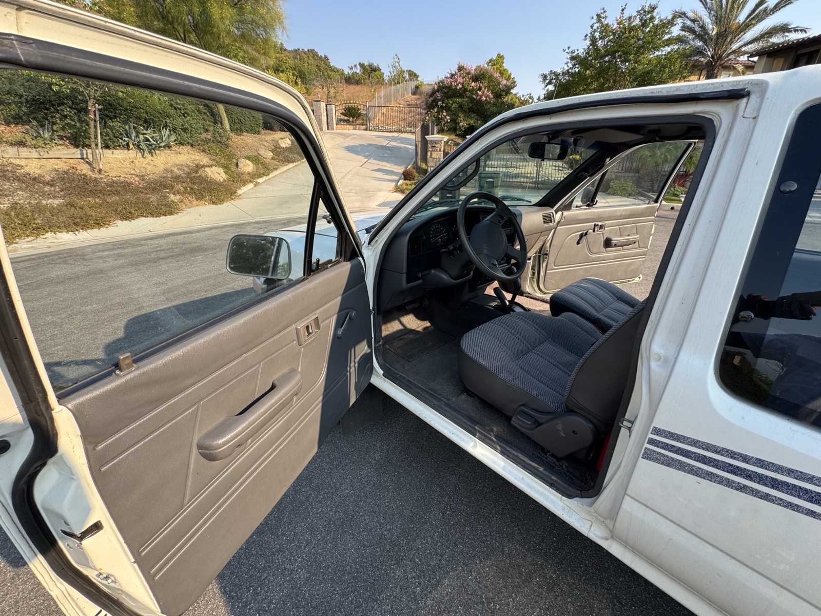 Toyota-Pickup-1993-13