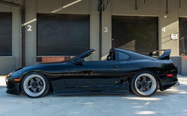 Toyota-Supra-1994-Coupe-2