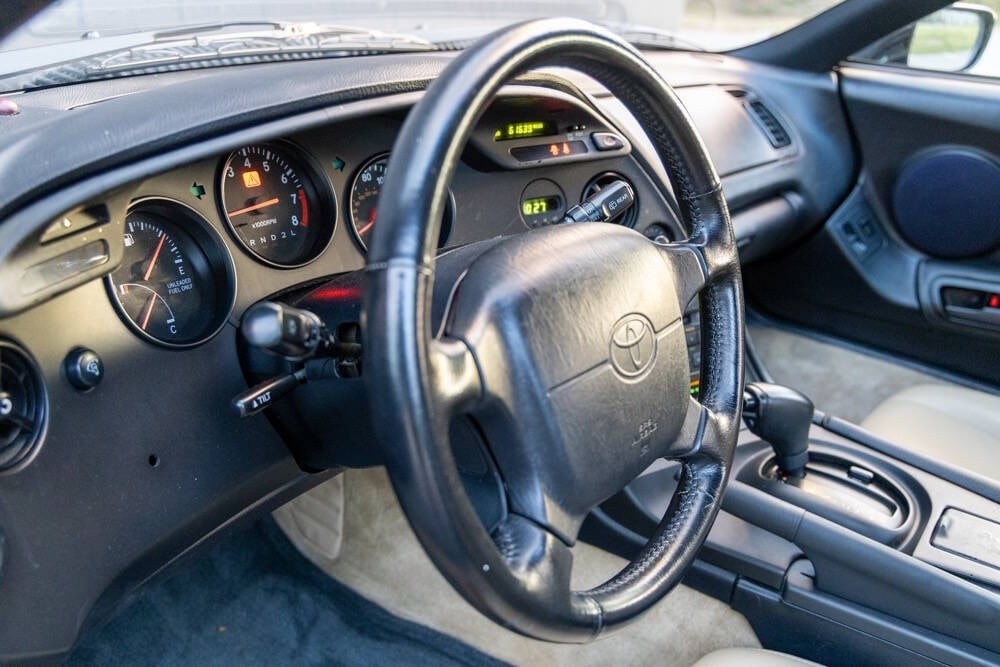 Toyota-Supra-1994-Hatchback-14