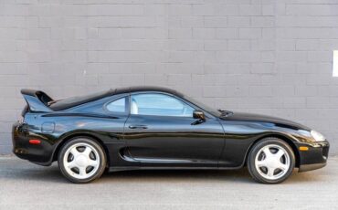 Toyota-Supra-1994-Hatchback-4