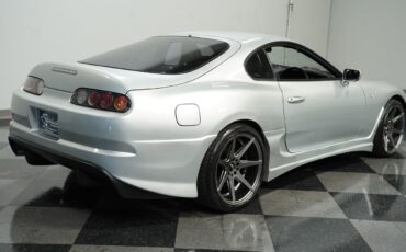 Toyota-Supra-1995-Coupe-11