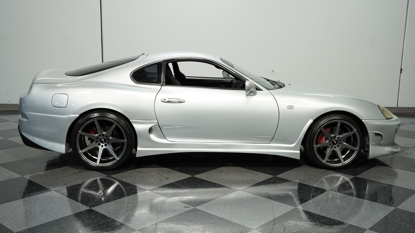 Toyota-Supra-1995-Coupe-12