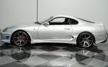Toyota-Supra-1995-Coupe-2