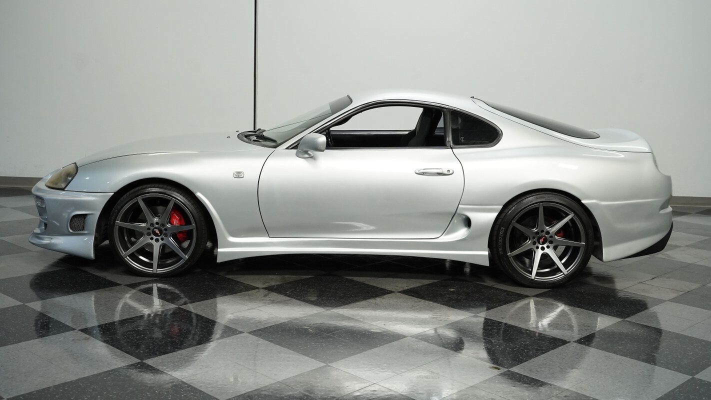 Toyota-Supra-1995-Coupe-2