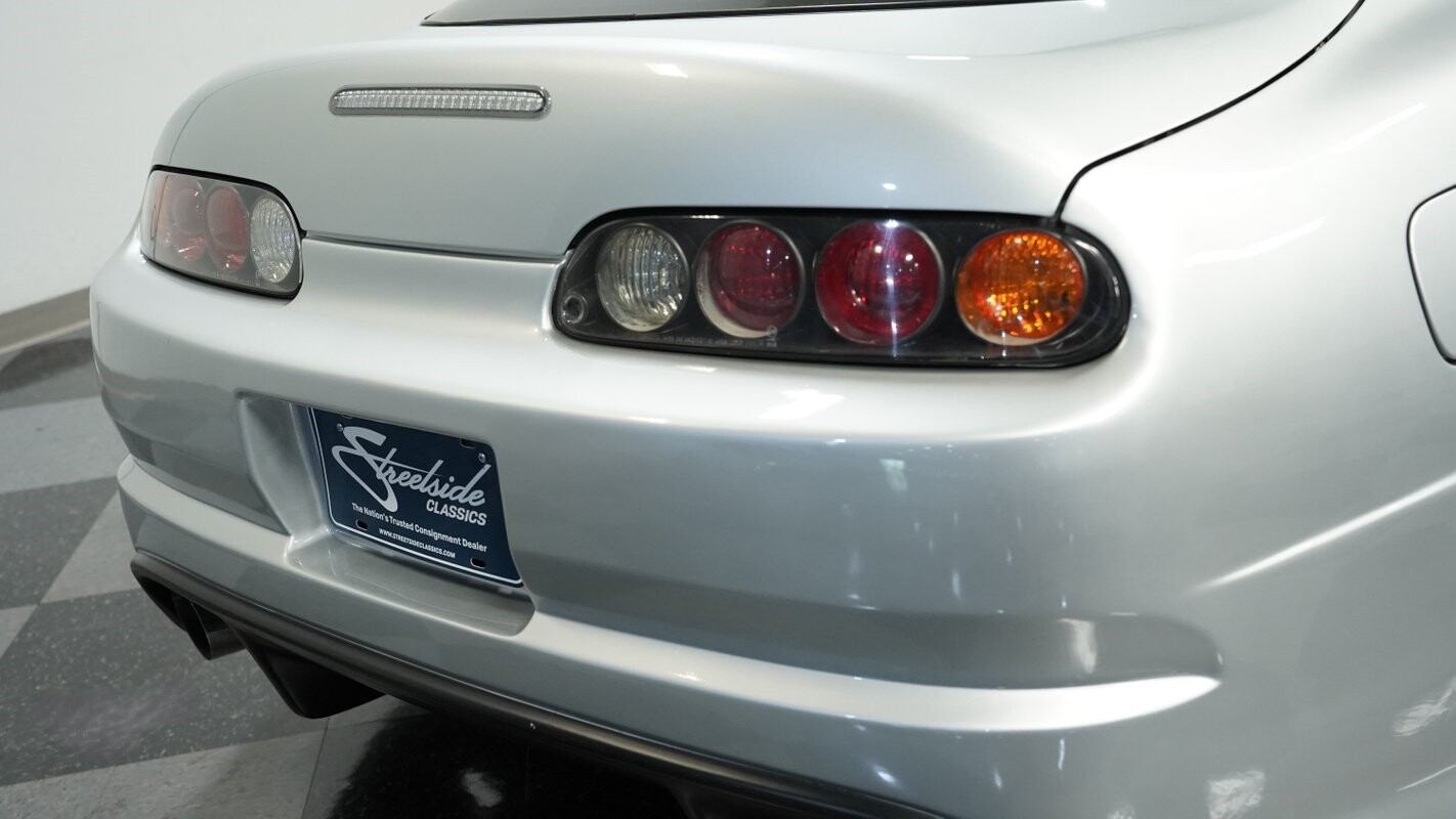 Toyota-Supra-1995-Coupe-21