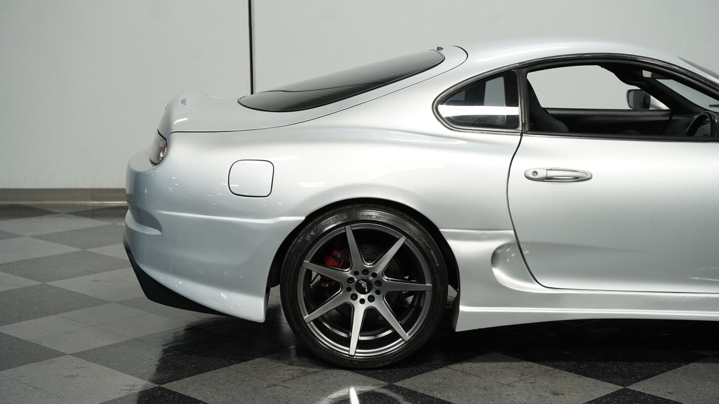 Toyota-Supra-1995-Coupe-23