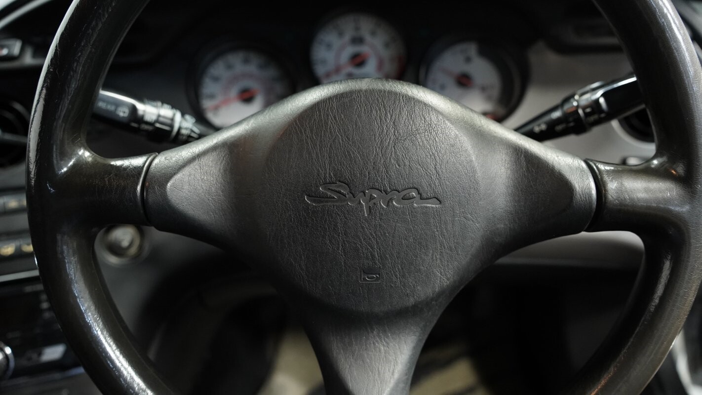 Toyota-Supra-1995-Coupe-30