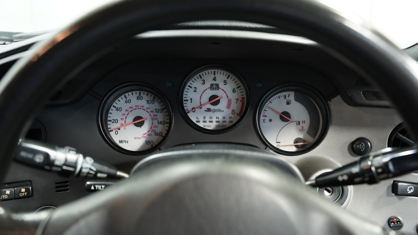 Toyota-Supra-1995-Coupe-31