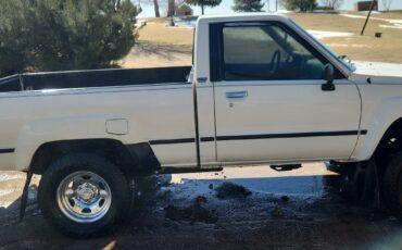 Toyota-Tacoma-1985-2