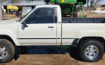 Toyota-Tacoma-1985