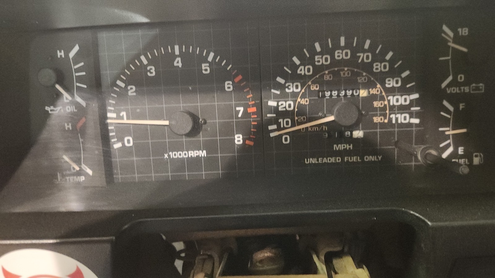 Toyota-Tacoma-1985-4