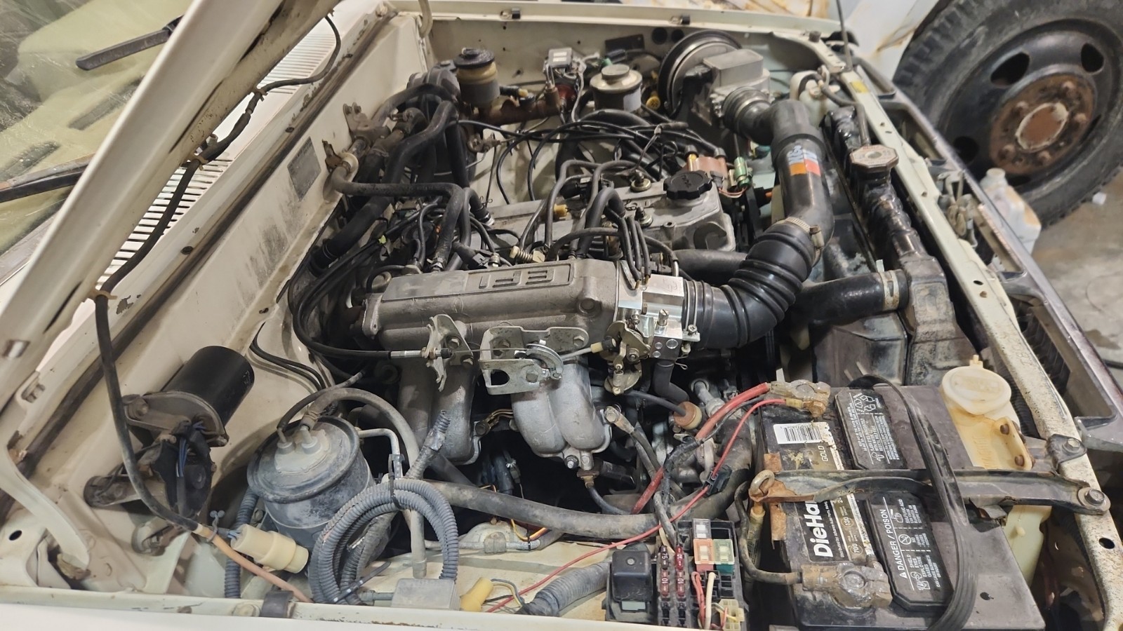Toyota-Tacoma-1985-6